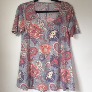 Highly desirable LuLaRoe perfect tee